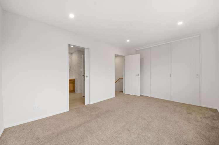 6/21 Erima Avenue Point England_11