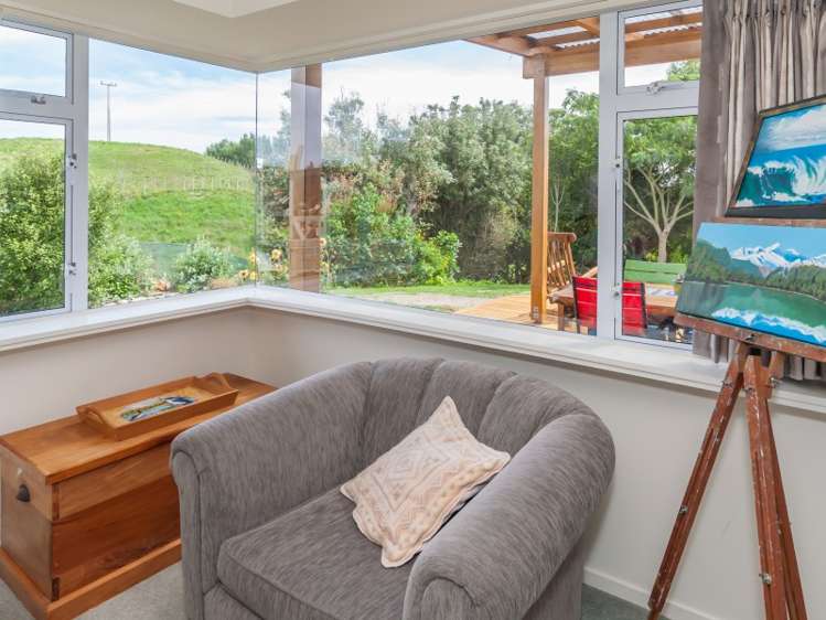 435 Waikawa Beach Road Manakau_11