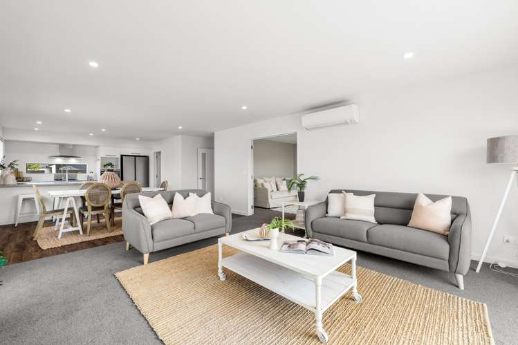 2 Rennie Place The Pines Beach_8