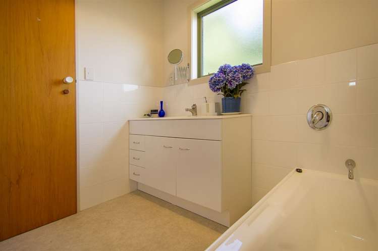 119 Oratia Place Onemana_23