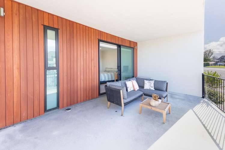 6/2 Matatua Road Raumati Beach_18