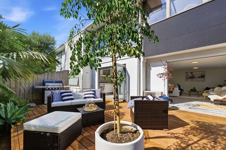 1&2/149 Eskdale Road Birkdale_26