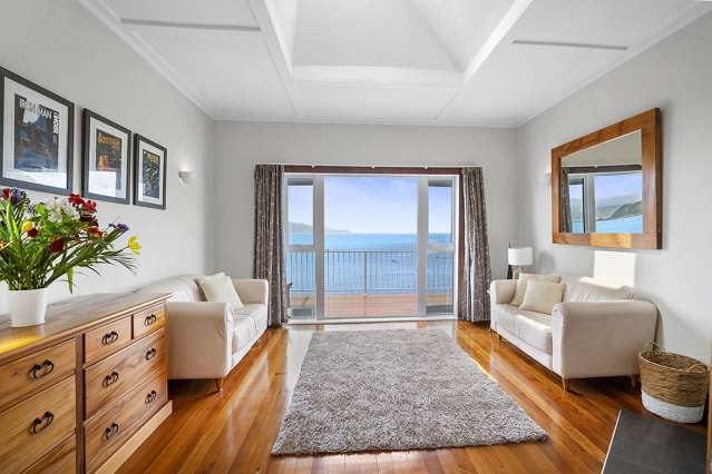 402 Queens Drive Lyall Bay_1