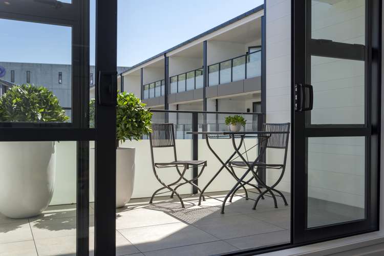 5/8 Dock Street Auckland Central_11