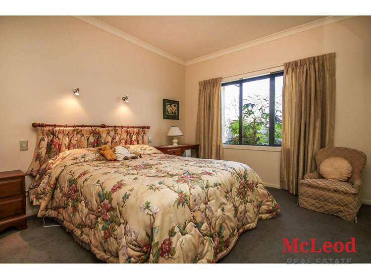 53 Farm Road Allenton_12