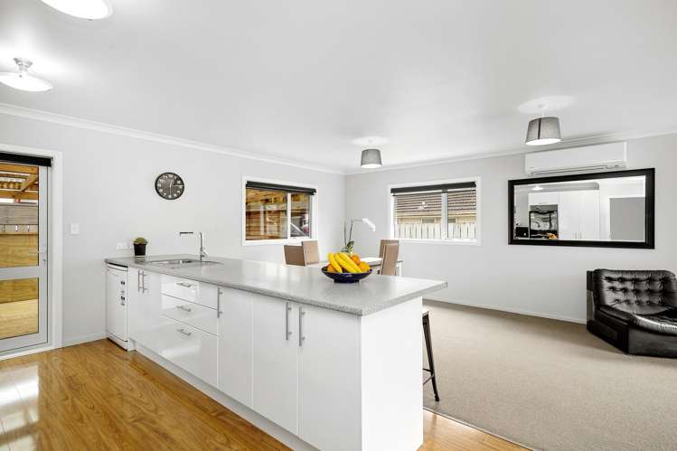 269 Warspite Avenue Waitangirua_6