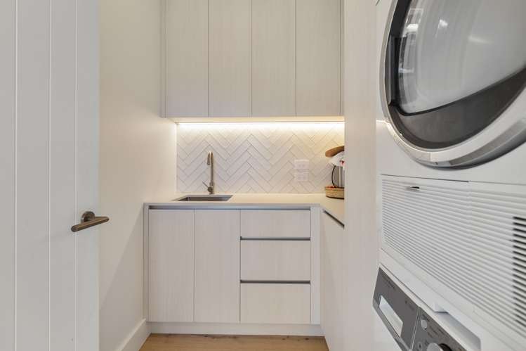 27 Beresford Avenue Surfdale_12