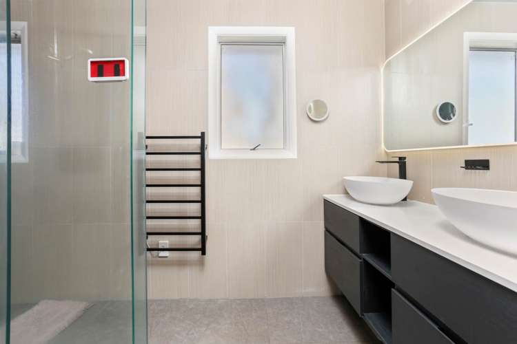 4 Reelick Avenue Pakuranga Heights_9