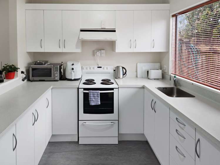 16 McBain Grove 10597_2