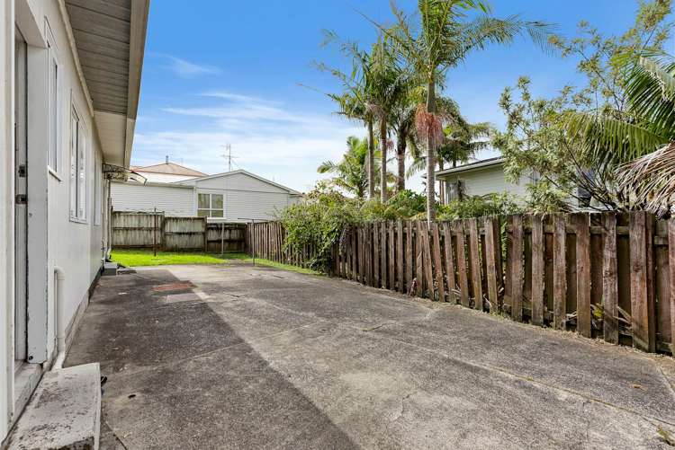 2/200 Chivalry Road Glenfield_13