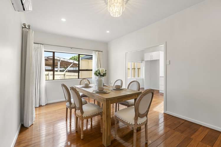 1042 Great North Road Point Chevalier_10