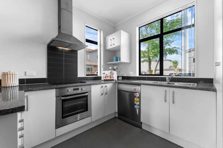 8 Bushpark Place Flat Bush_11