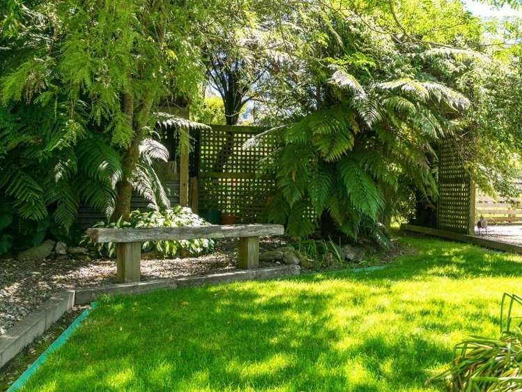 9 Thompson Place Anakiwa and Surrounds_15