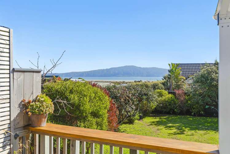 42 Hicks Crescent Waikanae Beach_4