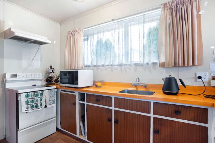 9 William Benton Street Featherston_10