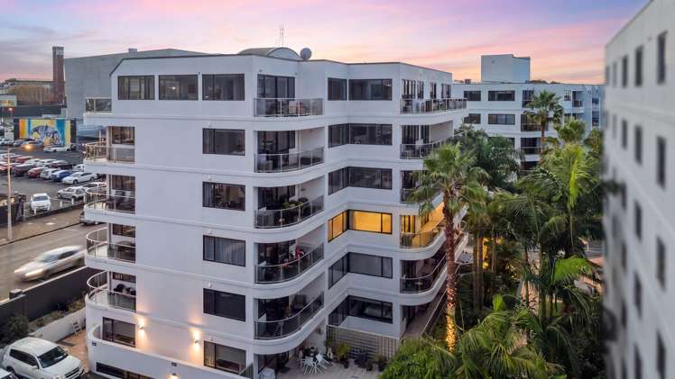 2C/171 Hurstmere Road Takapuna_56