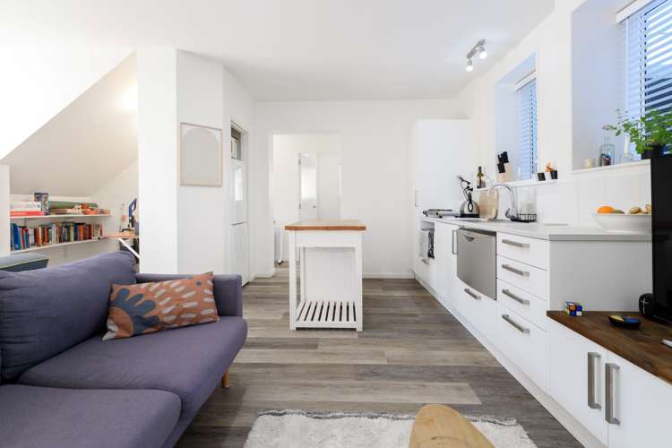 22 Seaview Road Otumoetai_16