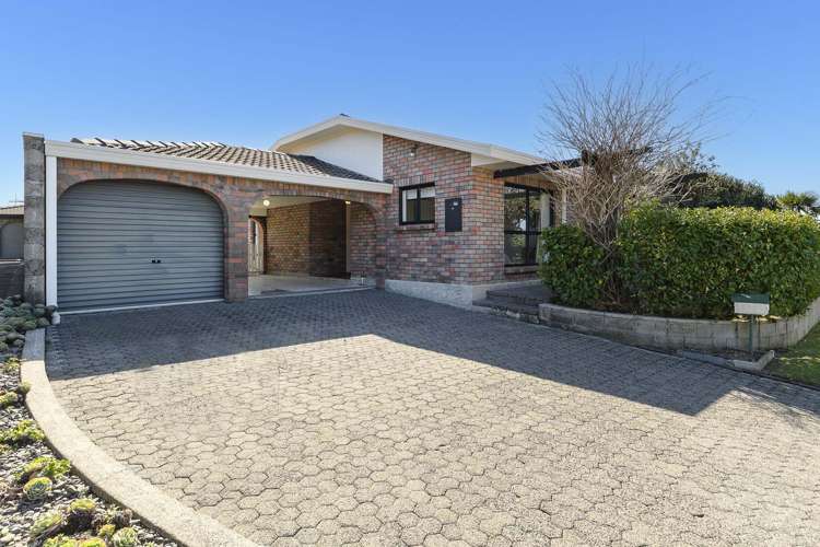 33 Heron Avenue East Matua_3