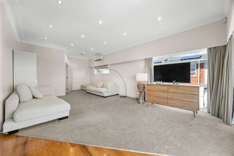 43 & 43a Grassways Avenue_4