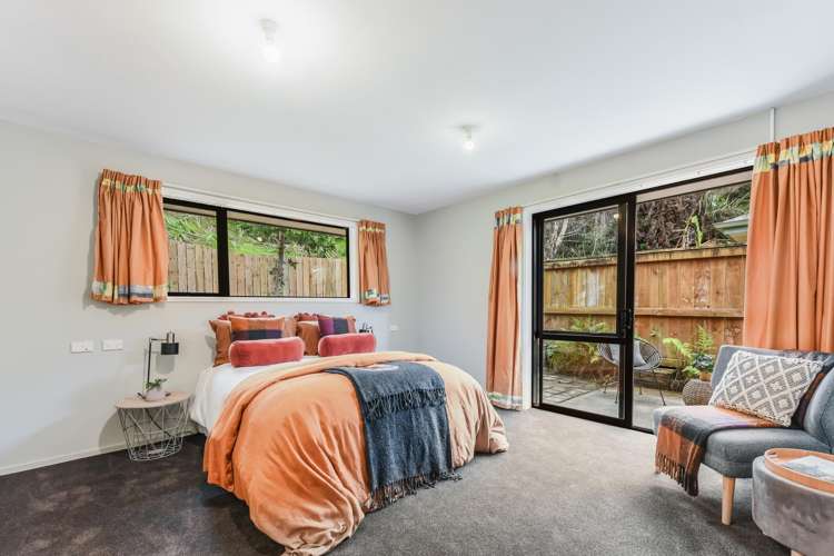 6 Carleton Place Toi Toi_12