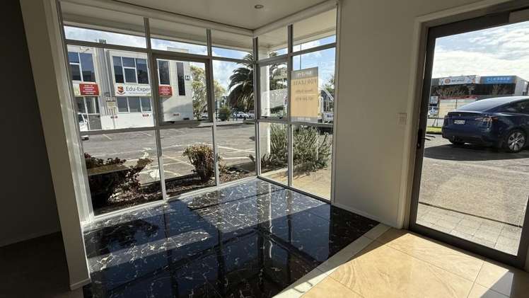 4f William Pickering Drive Albany_6