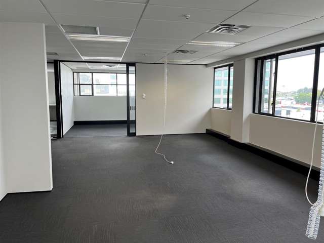 Part Level 5, 127 Alexandra Street Hamilton Central_2