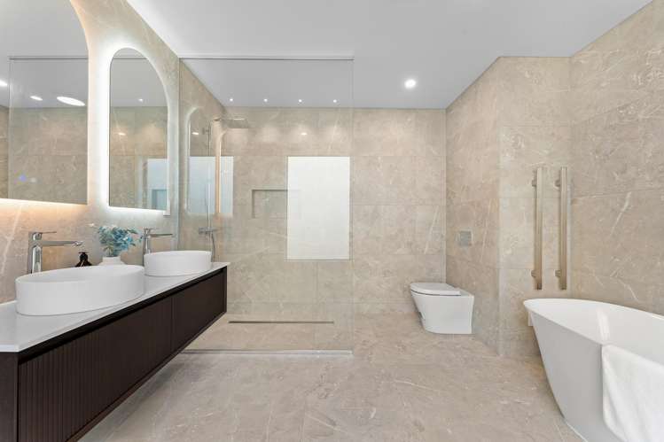 545 Beach Road Murrays Bay_19