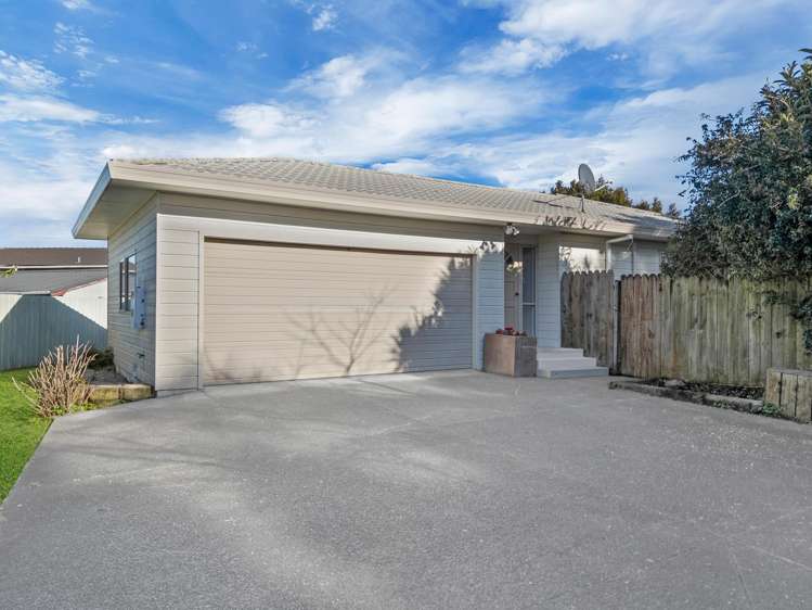 2/105 Carnoustie Drive Wattle Downs_17