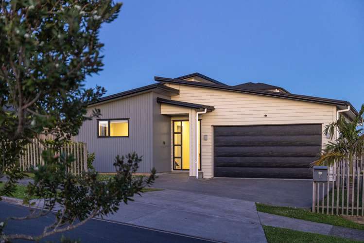 5 Byron Drury Way Riverhead_14