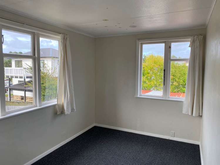 48 Kelwyn Road Kelston_2