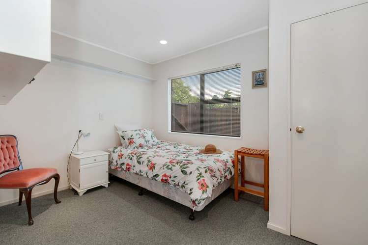 2/32a Howard Road Northcote_10