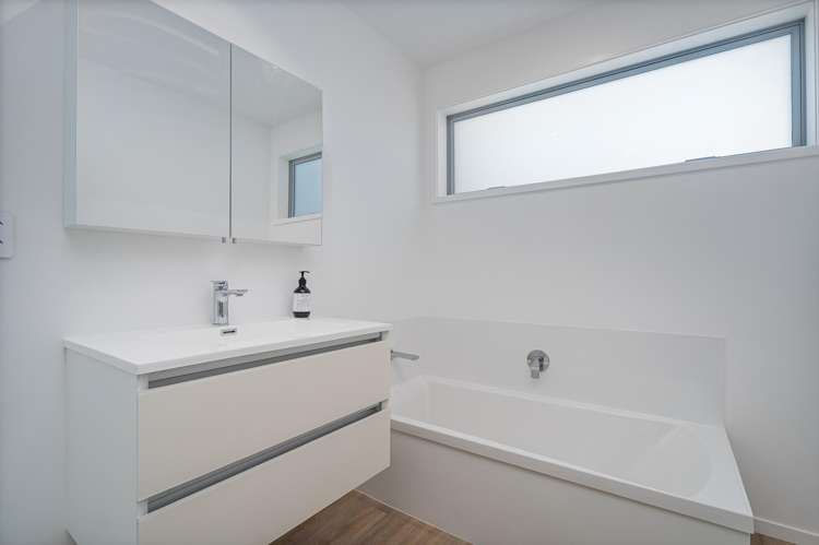 44 Longreach Drive Cooks Beach_22