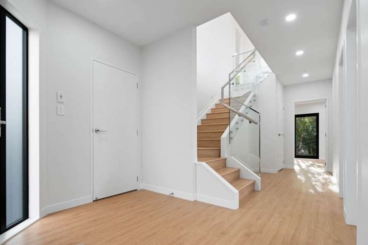 7A Fairlea Road Te Atatu South_16