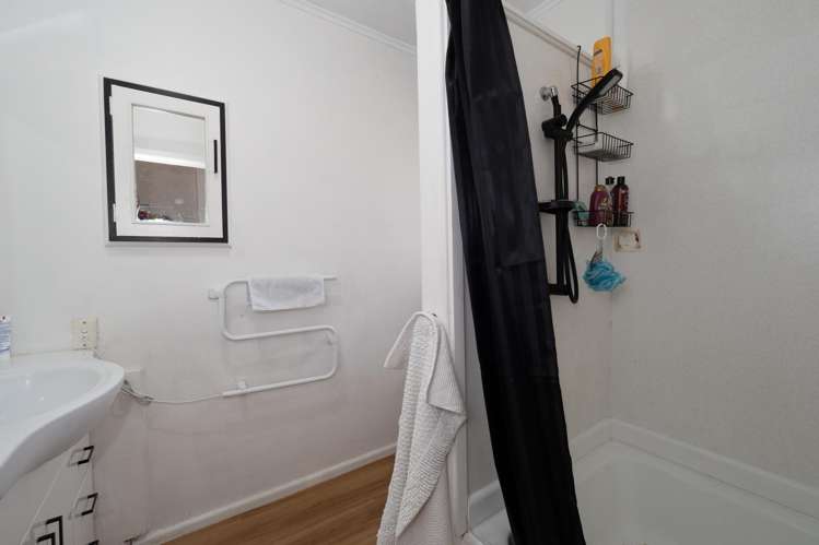 2/42 Aitken Street Ashburton_9