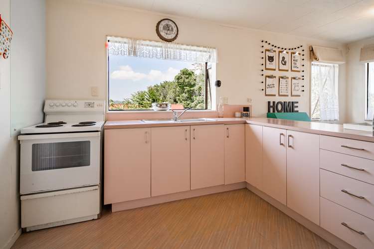 1/5 Miriam Corban Heights Henderson_10