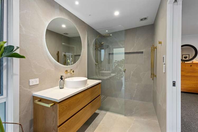 74 Duncansby Road Stanmore Bay_19