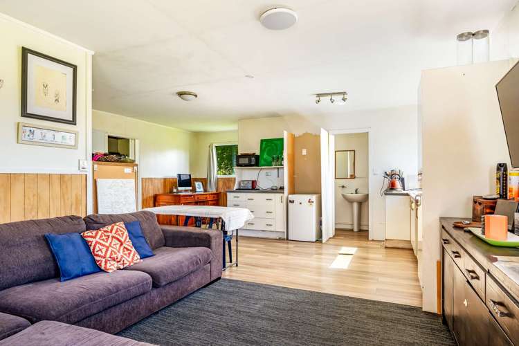 37 Banks Street Tolaga Bay_7