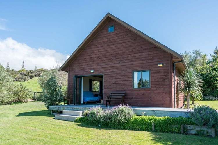 658 Cove Road Waipu_18