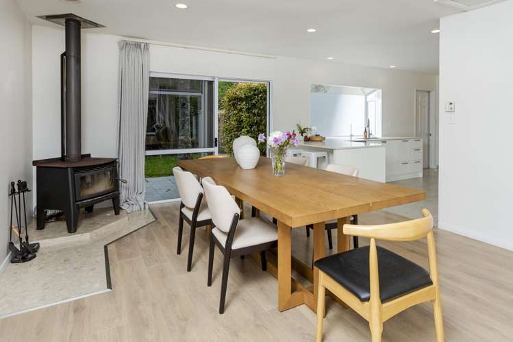 30 Bernard Magnus Lane Greenhithe_19