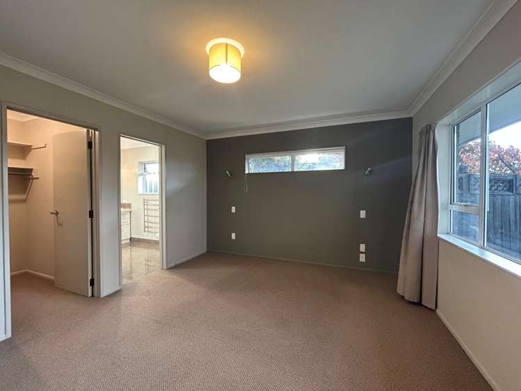 17 Whiting Crescent Greenmeadows_7