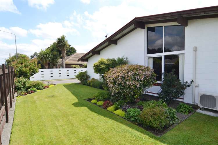 76 Racecourse Road Sockburn_21