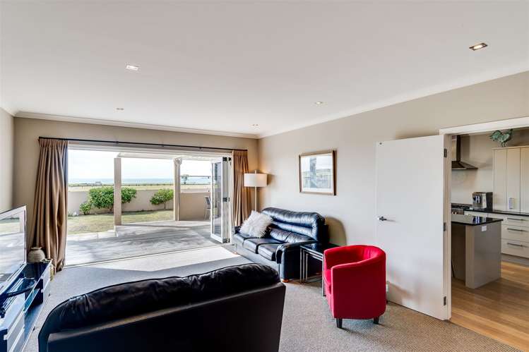 3 The Esplanade Westshore_6