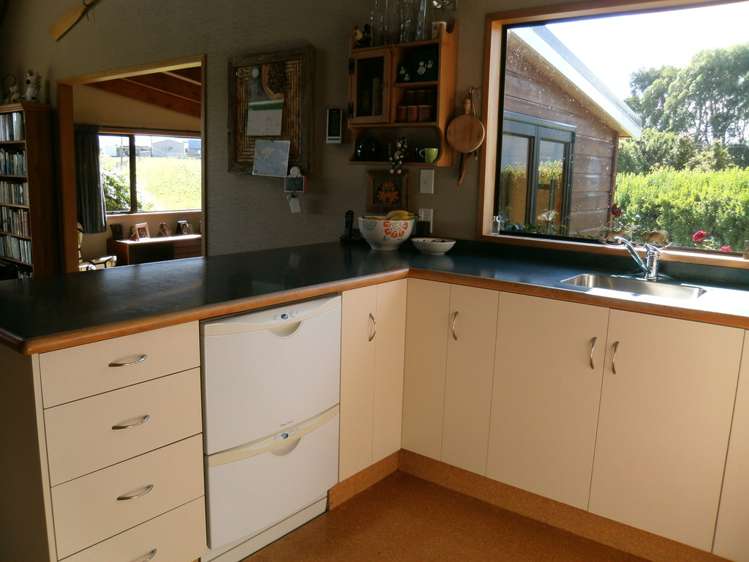 6 Hinahina Road Owaka_18