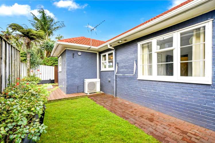 2/2/14 Hogans Road Glenfield_17