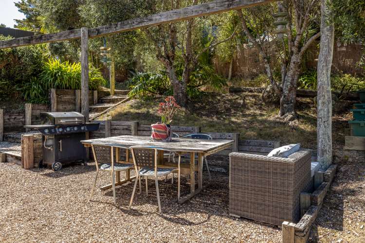 20 Te Makiri Road Onetangi_16