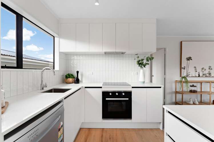 2/7 Rewarewa Road_3