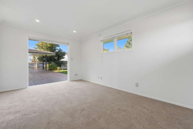 143 Riddell Road 1670_12