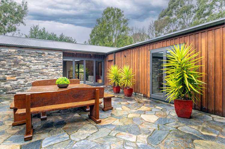 18 River Road Elgin_21