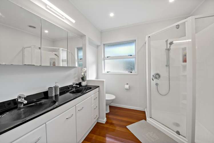 16 Burford Place Mellons Bay_30