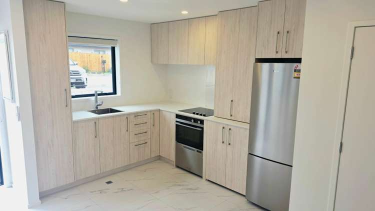 1/23 Awaroa Road Sunnyvale_1